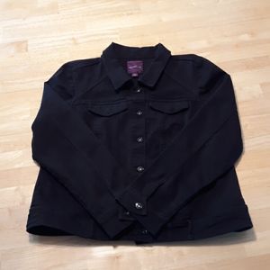 Gloria Vanderbilt black jean jacket